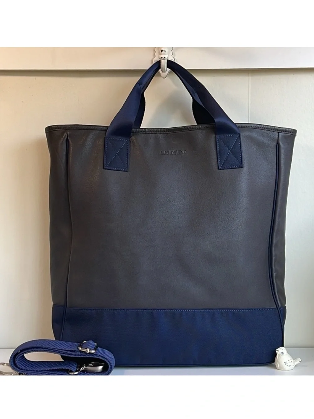 Lands’ End Men’s Leather Shopper Tote